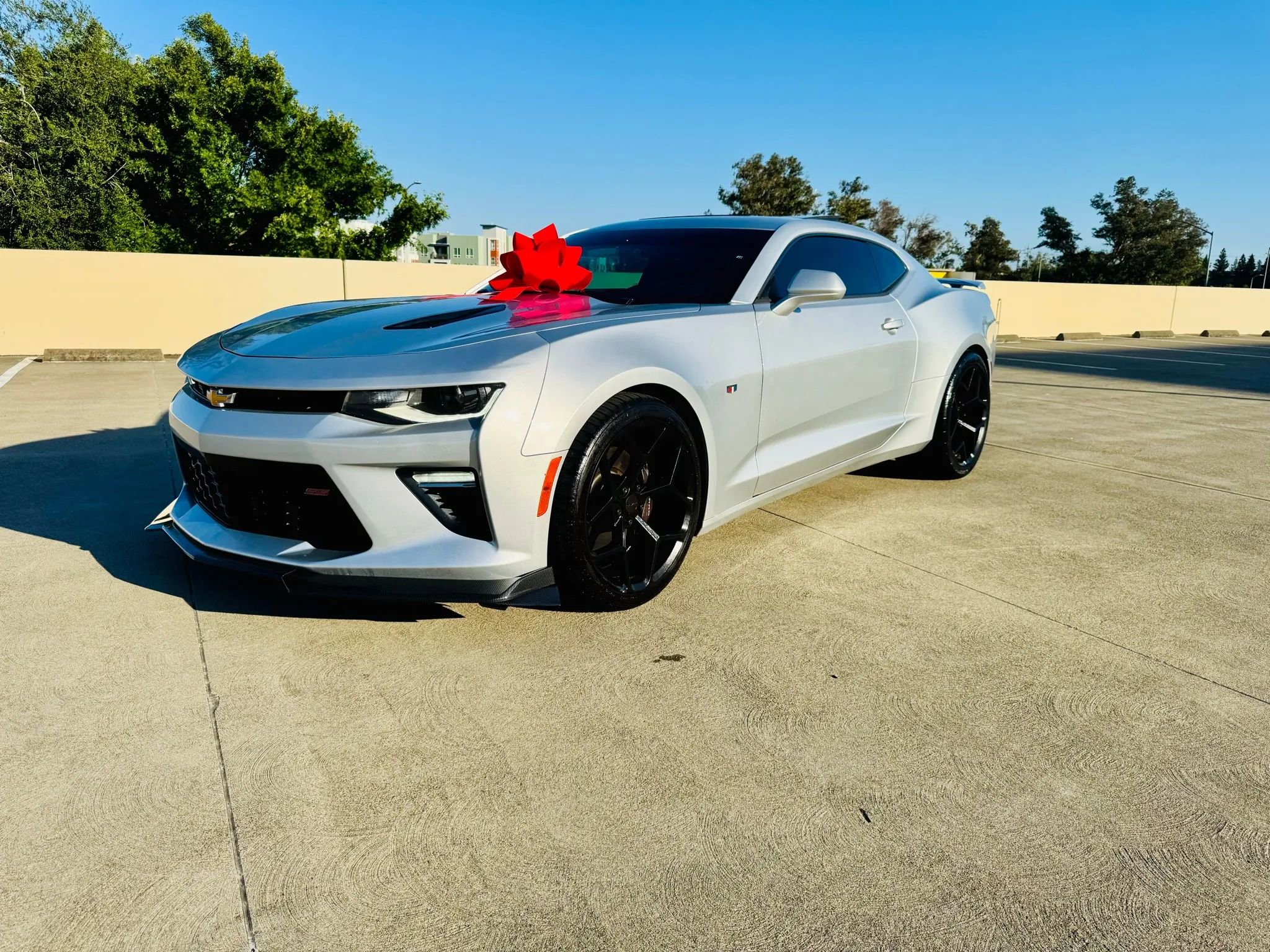 Used 2017 Chevrolet Camaro SS RWD image 4