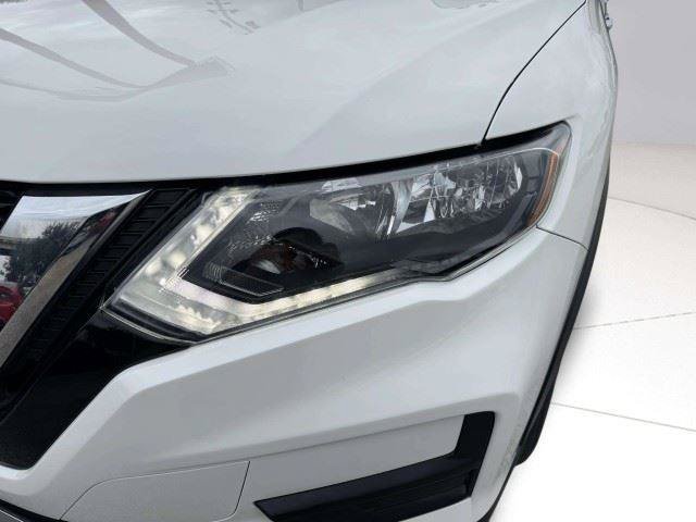 Used 2019 Nissan Rogue SV FWD image 13
