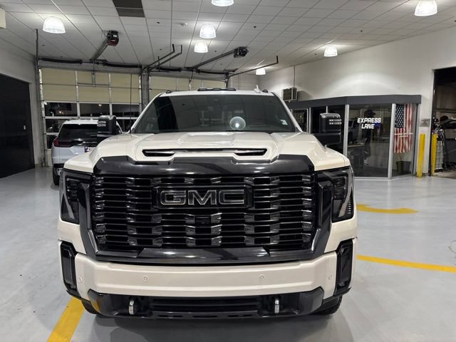 Used 2024 GMC Sierra 3500 Denali Ultimate AWD/4WD video 2