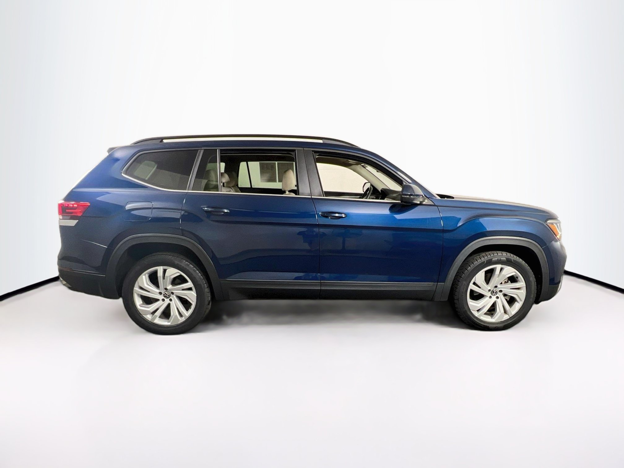 Used 2023 Volkswagen Atlas SE AWD/4WD image 4