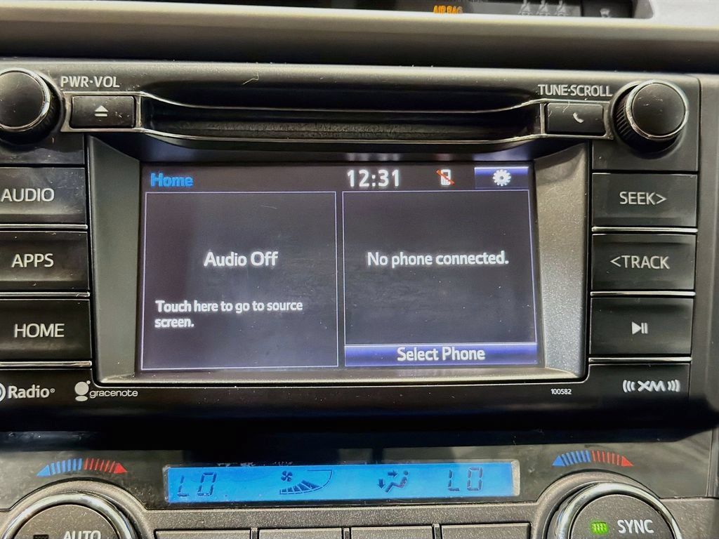 Used 2017 Toyota RAV4 XLE AWD/4WD image 11
