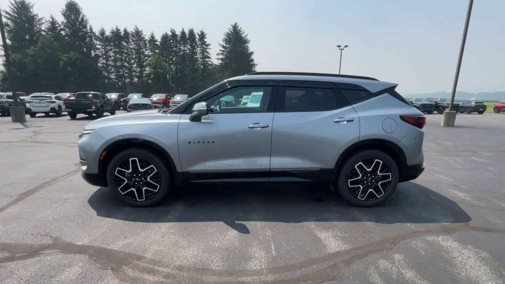 Certified 2025 Chevrolet Blazer RS w/ Driver Confidence II Package AWD/4WD image 5