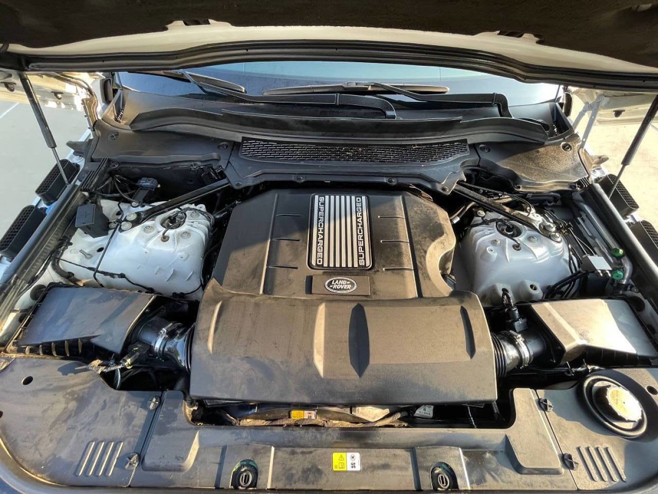 Used 2015 Land Rover Range Rover HSE image 26