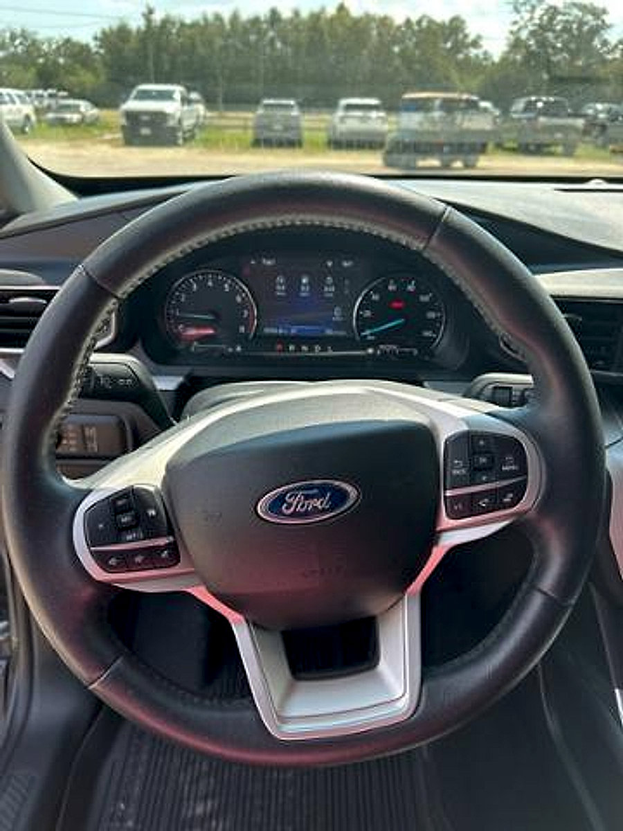 Used 2023 Ford Explorer XLT w/ Equipment Group 202A image 16