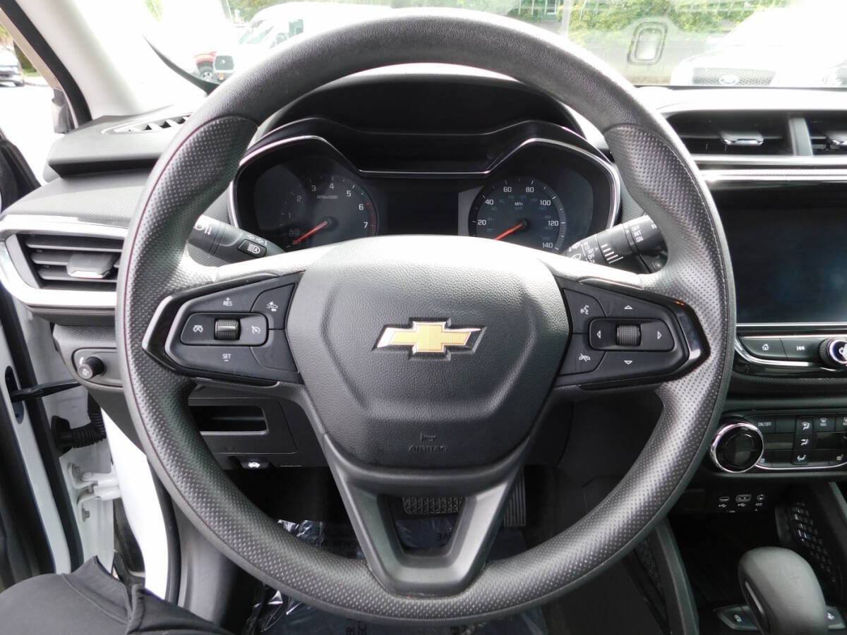 Used 2023 Chevrolet TrailBlazer LT w/ Convenience Package FWD image 10