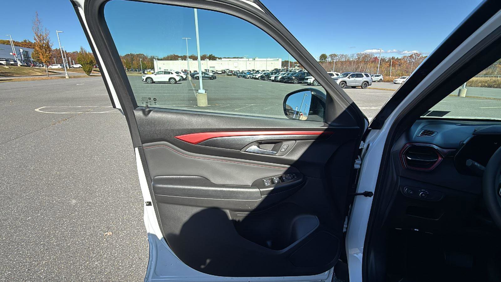 Used 2024 Chevrolet TrailBlazer RS image 24