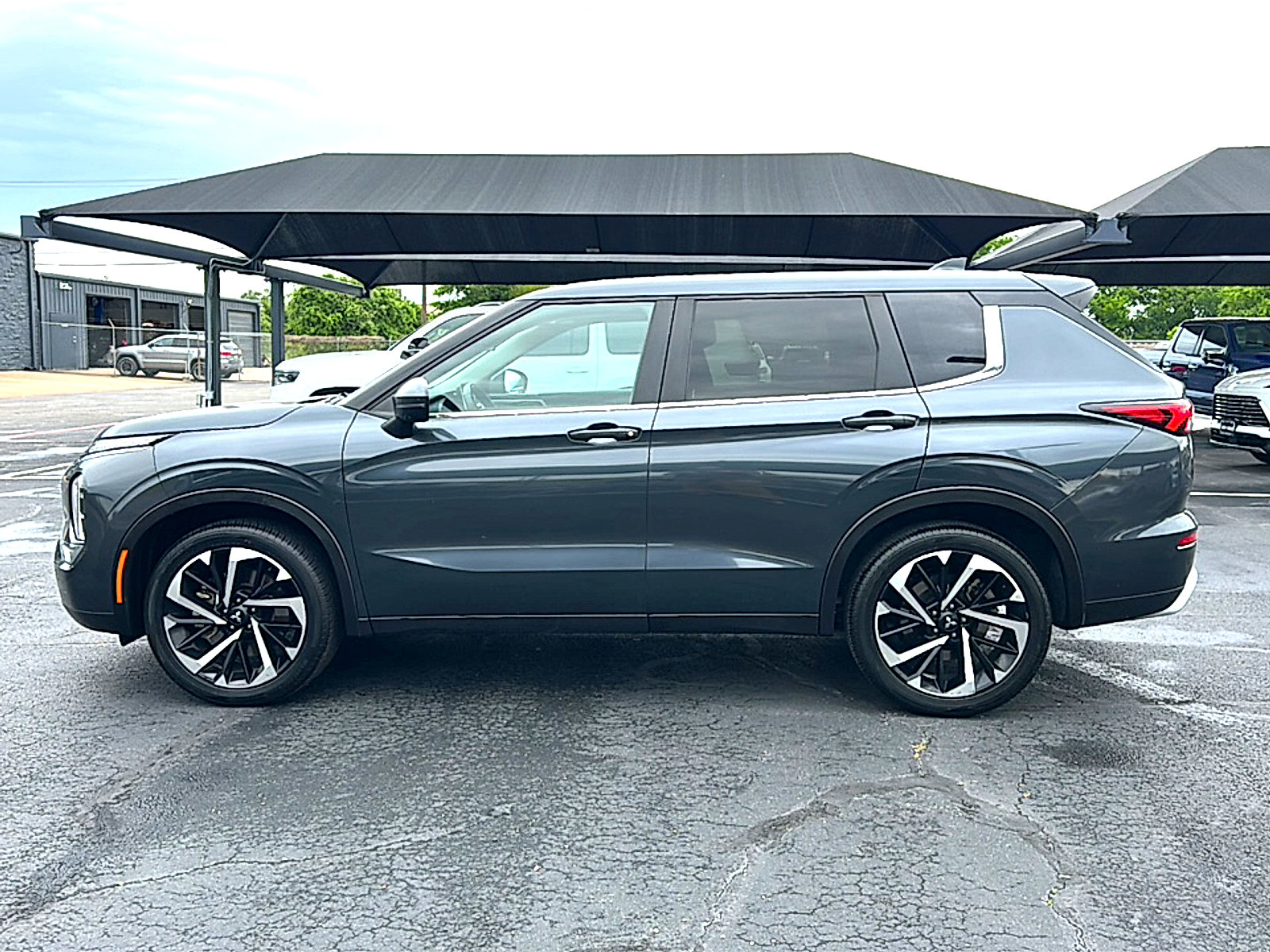 Used 2024 Mitsubishi Outlander SE FWD image 5