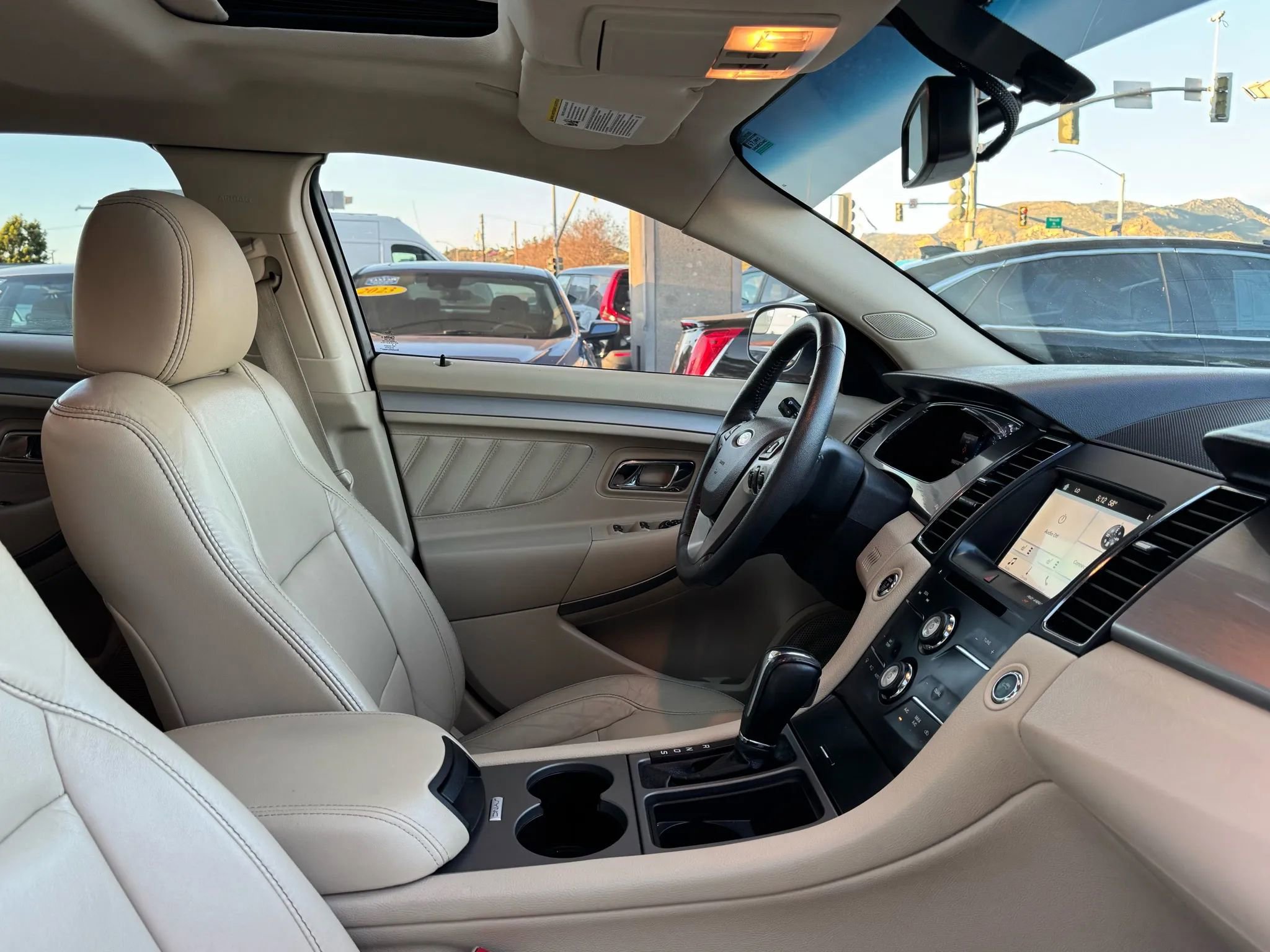 Used 2018 Ford Taurus SEL w/ Equipment Group 201A image 9