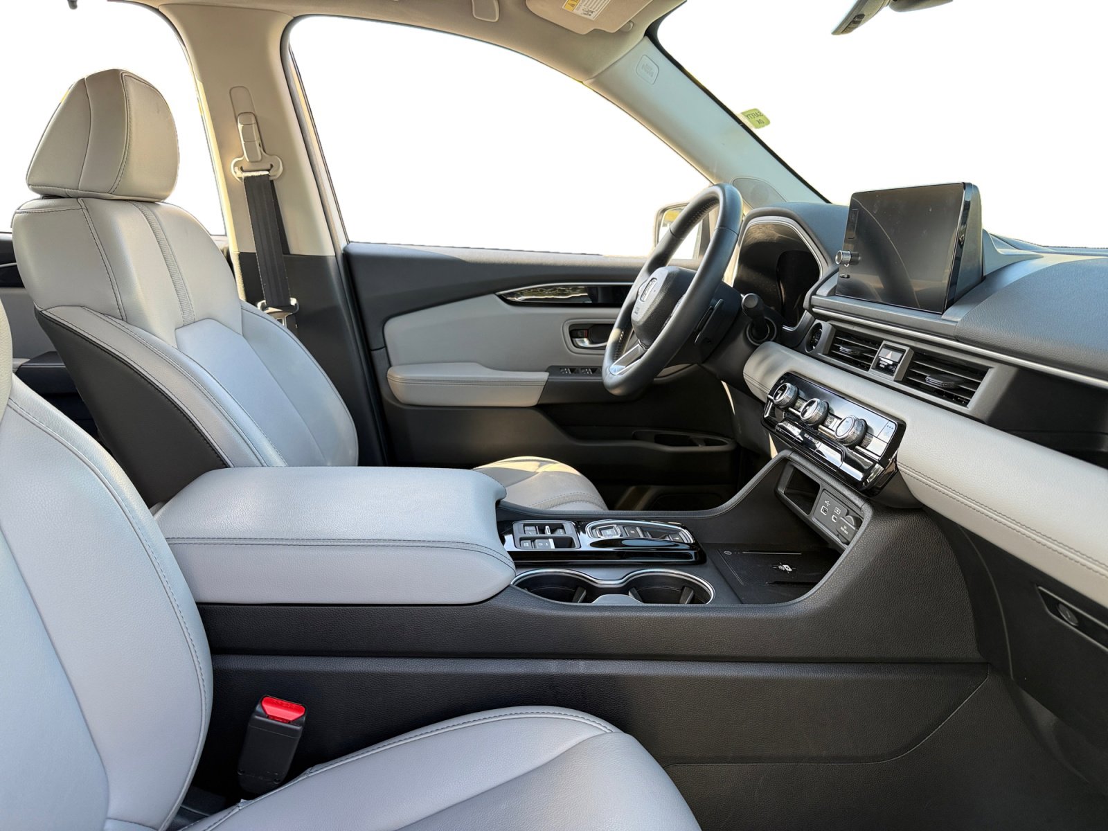 Used 2025 Honda Pilot Touring image 11