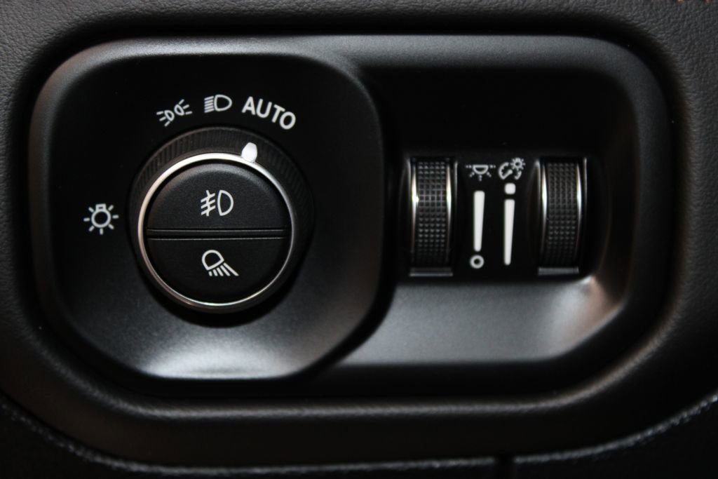 Used 2022 RAM 1500 Limited w/ Body-Colour Bumper Group AWD/4WD image 35