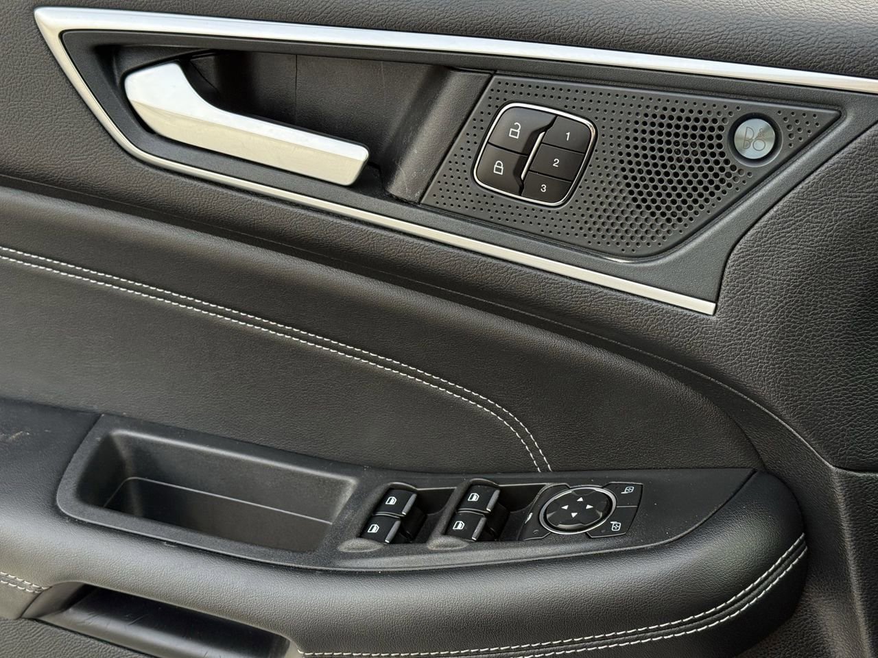 Used 2024 Ford Edge Titanium image 19