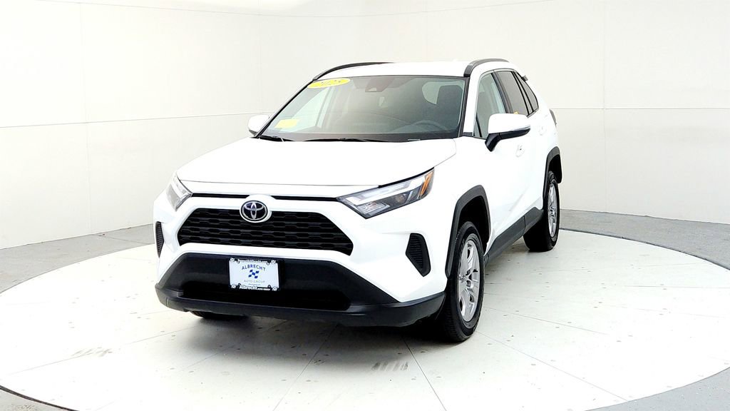 Certified 2025 Toyota RAV4 XLE AWD/4WD image 2