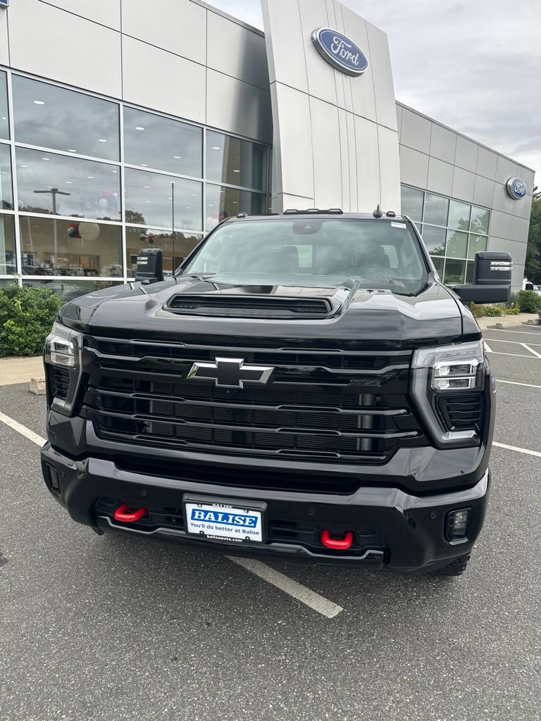Used 2025 Chevrolet Silverado 2500 LT w/ Trail Boss Package AWD/4WD image 2