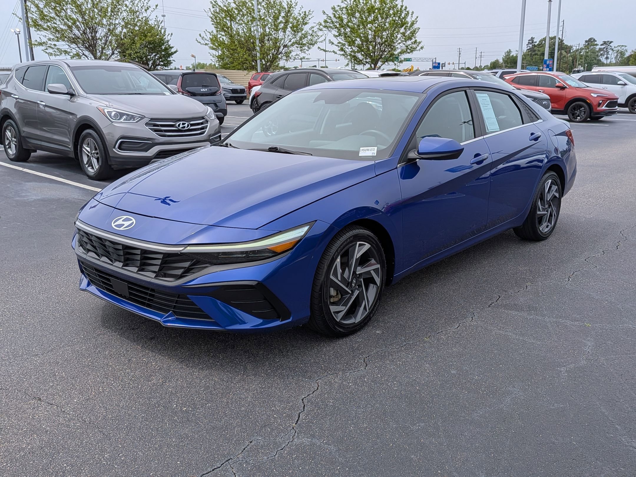 Used 2025 Hyundai Elantra SEL FWD image 7