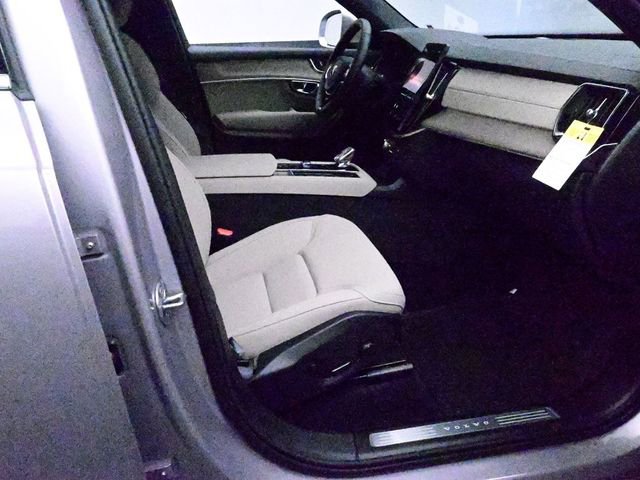 New 2026 Volvo XC90 T8 Core w/ Protection Package Premier image 30
