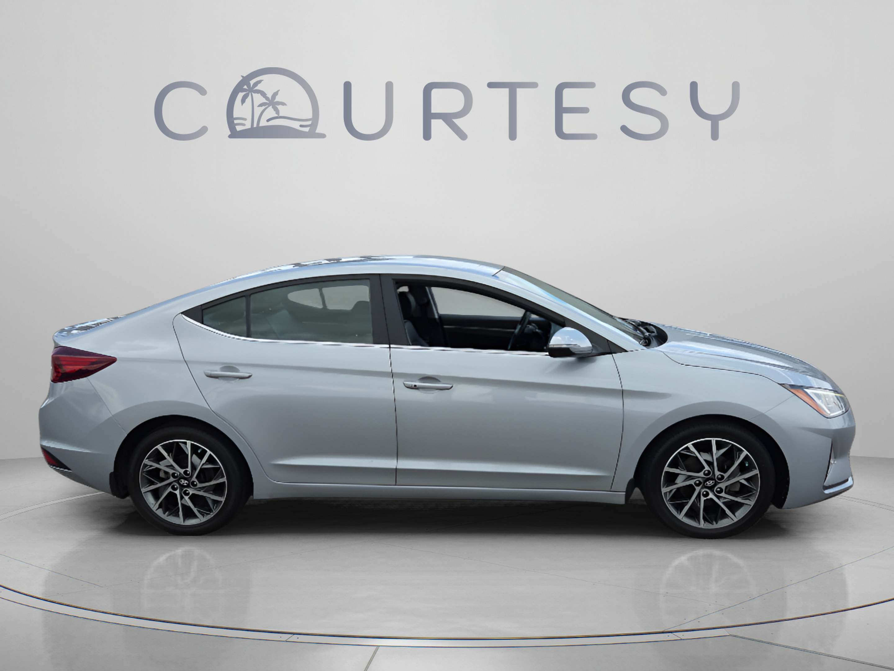 Used 2020 Hyundai Elantra Limited w/ Cargo Package (C1) FWD image 6