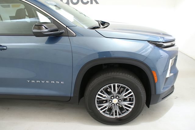 Certified 2026 Chevrolet Traverse LT FWD image 12