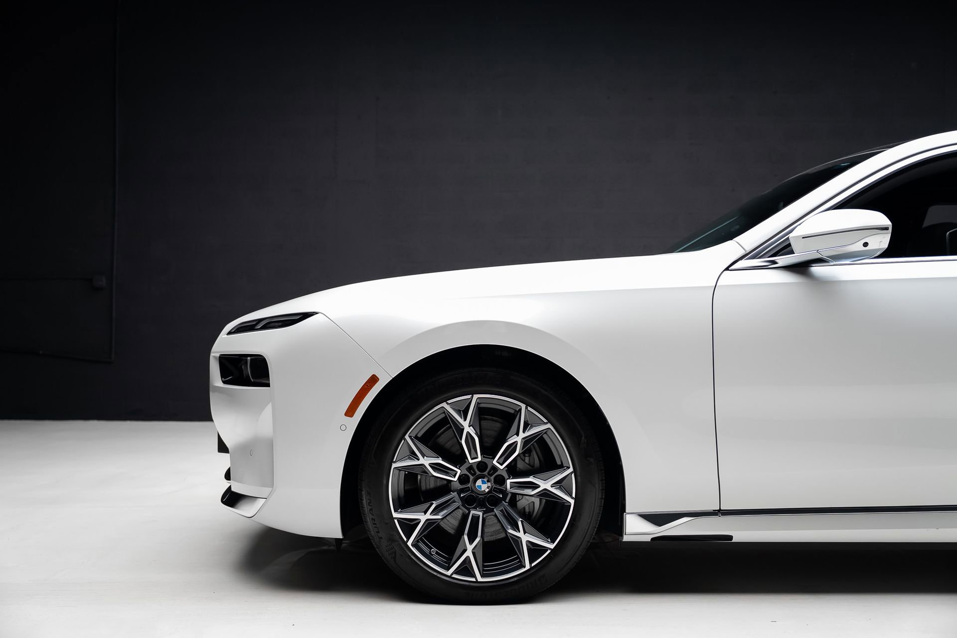 Used 2023 BMW i7 xDrive60 AWD/4WD image 19