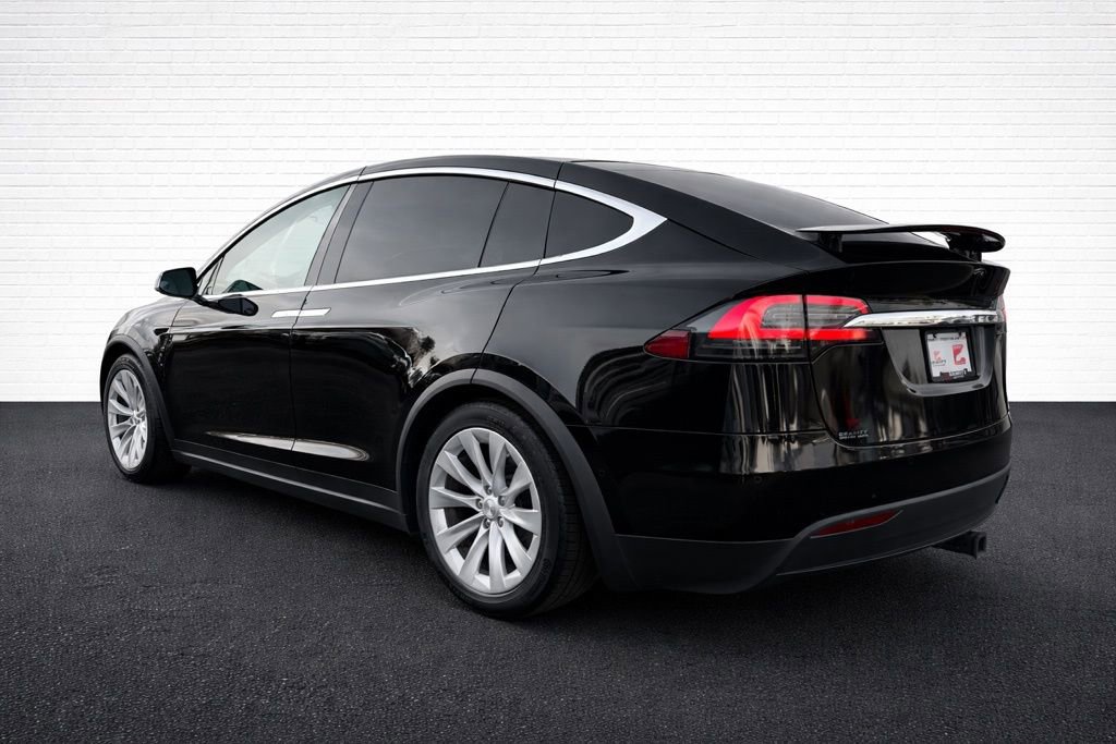 Used 2019 Tesla Model X 75D image 6