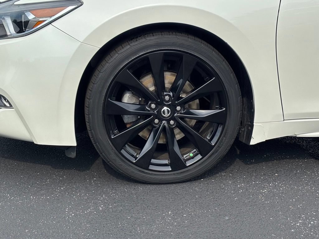 Used 2017 Nissan Maxima SR FWD image 11