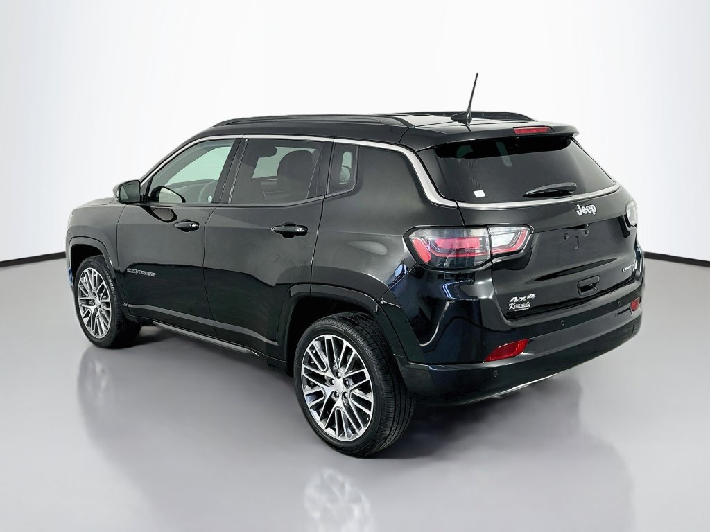 Used 2023 Jeep Compass Limited w/ Elite Group AWD/4WD image 5