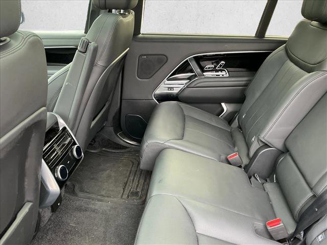 Used 2024 Land Rover Range Rover Long Wheelbase SE image 13