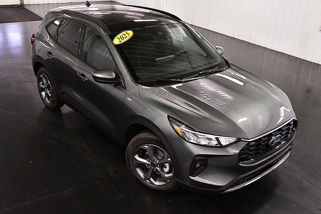 New 2025 Ford Escape ST-Line Elite w/ Tech Pack #1 image 13