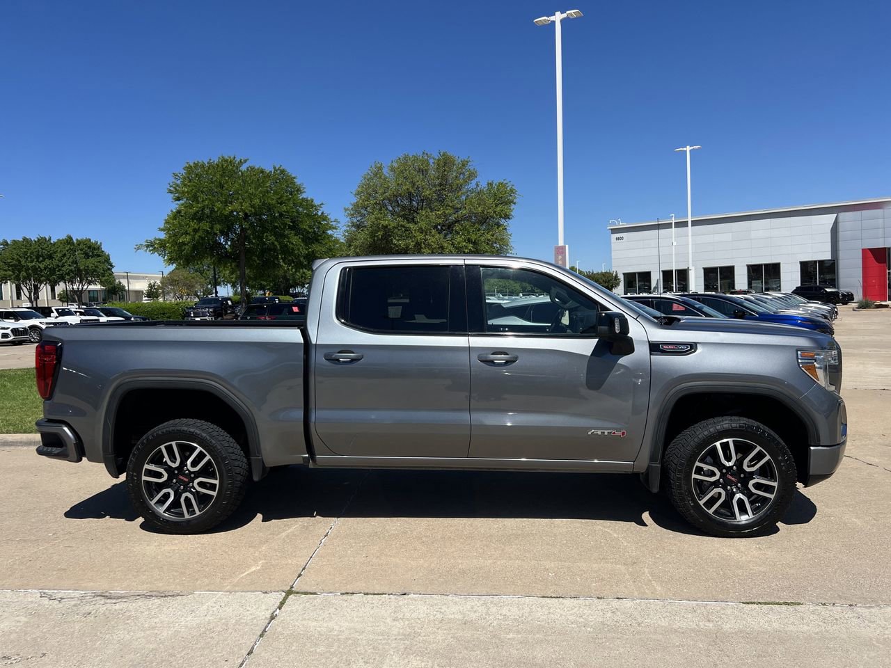 Used 2021 GMC Sierra 1500 AT4 image 3