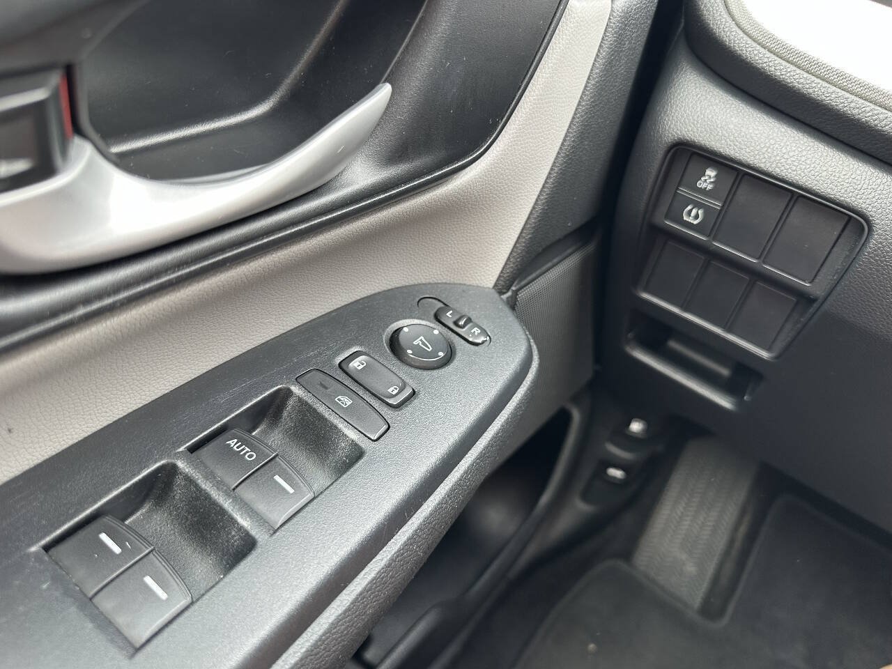 Used 2018 Honda CR-V LX image 20