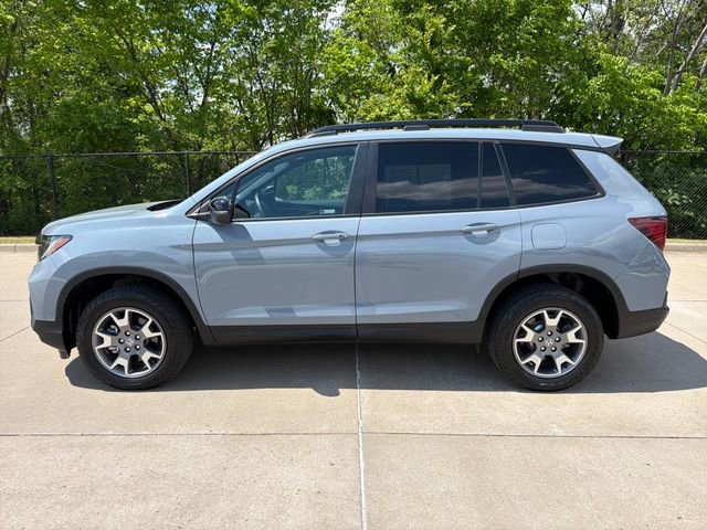 Used 2023 Honda Passport TrailSport image 2