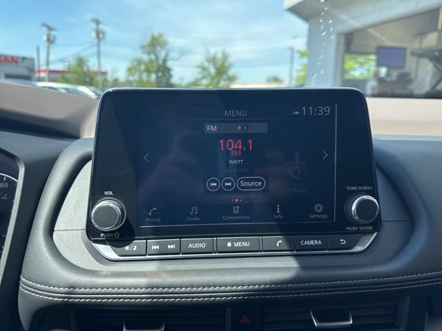 Used 2023 Nissan Rogue SV AWD/4WD image 17
