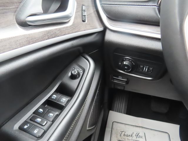 Used 2023 Jeep Grand Cherokee L Limited AWD/4WD image 33