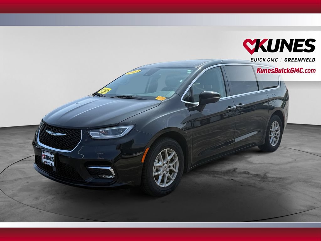 Used 2023 Chrysler Pacifica Touring-L FWD image 5