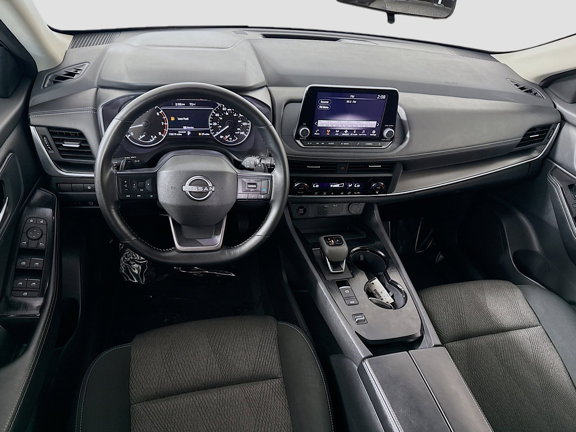 Used 2025 Nissan Rogue SV image 17