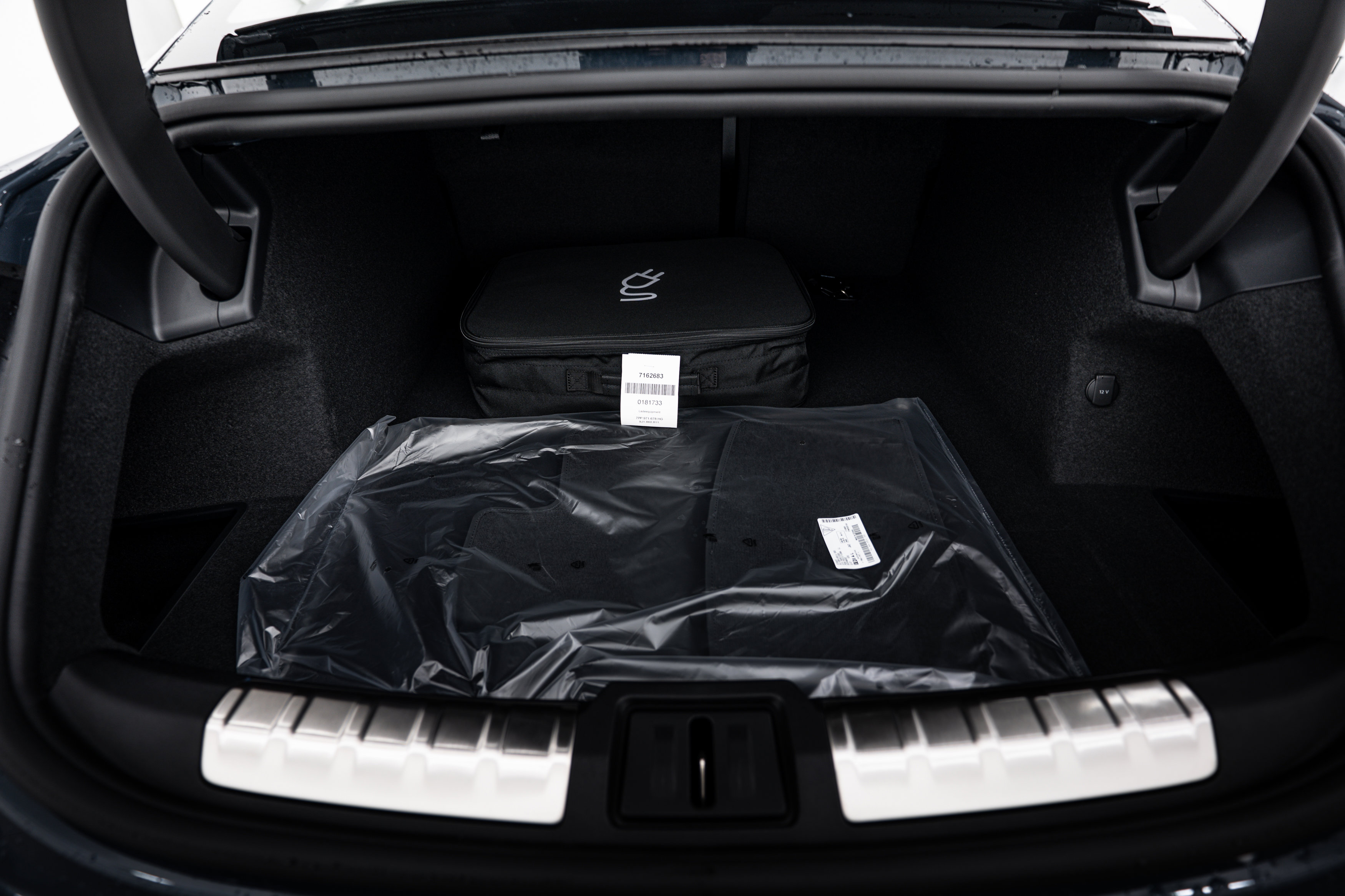 New 2026 Porsche Taycan image 24