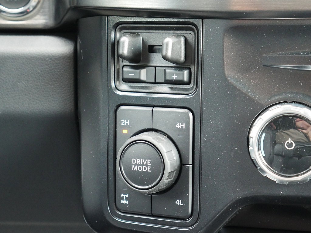 New 2026 Ford F350 Lariat w/ Black Appearance Package AWD/4WD image 25