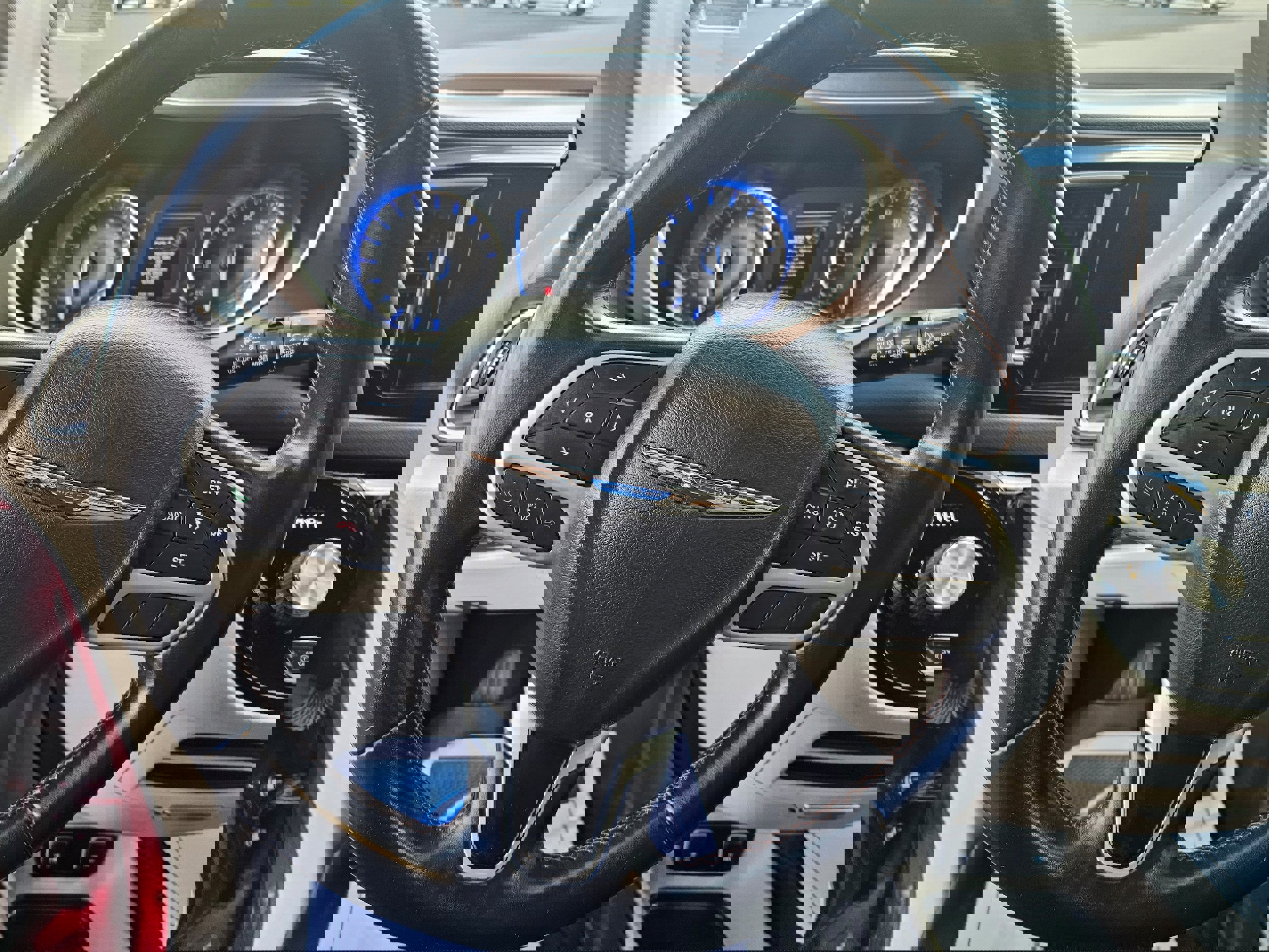 Used 2017 Chrysler Pacifica Touring-L image 14