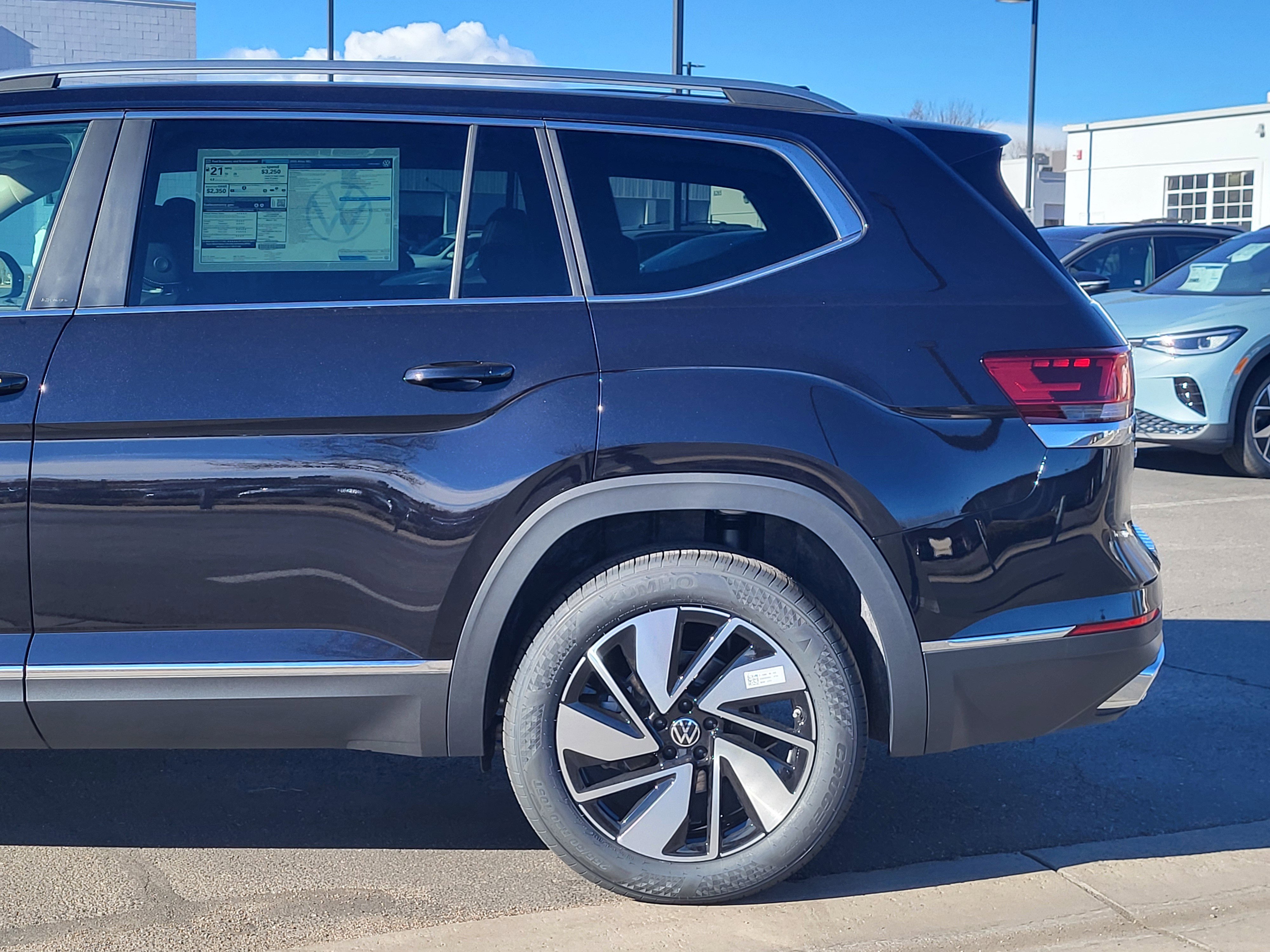 New 2026 Volkswagen Atlas SEL image 4