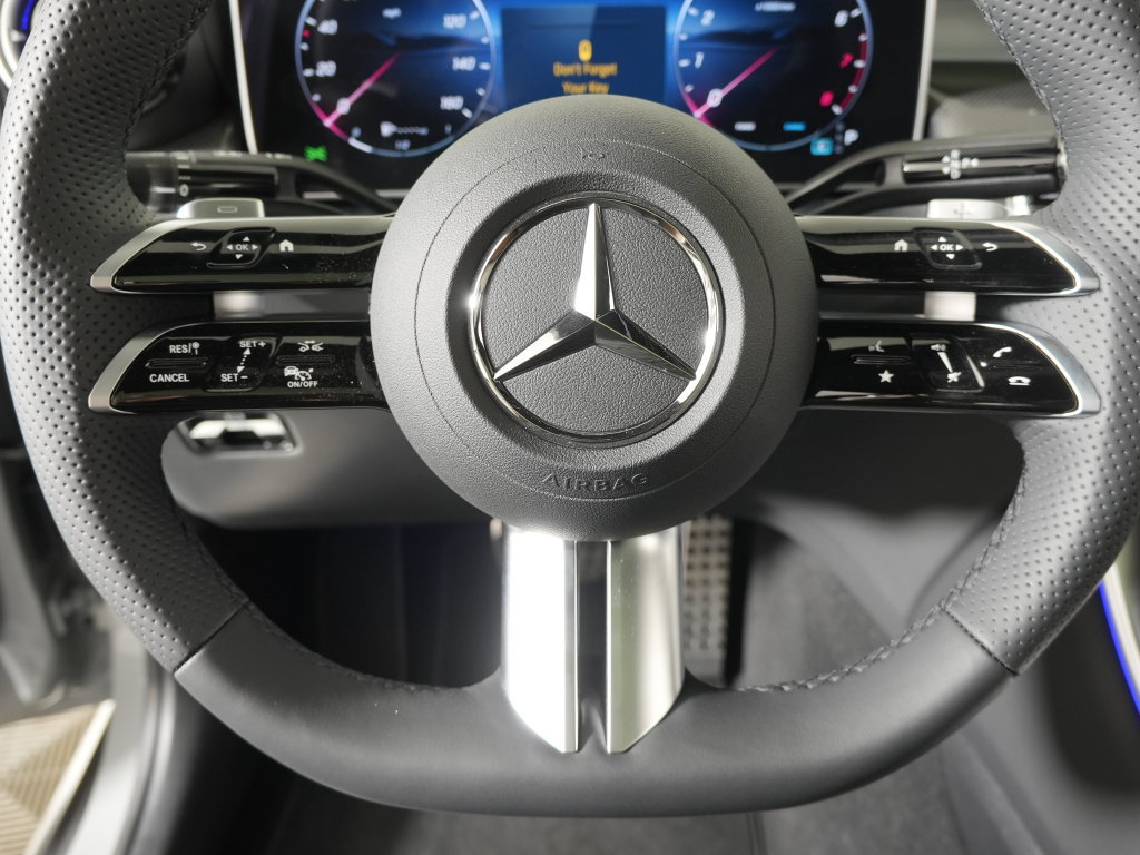 Used 2025 Mercedes-Benz GLC 300 4MATIC image 20