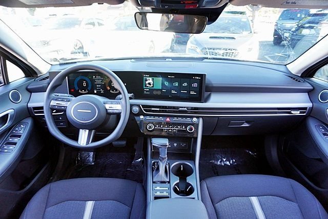 Used 2026 Hyundai Sonata SE FWD image 18