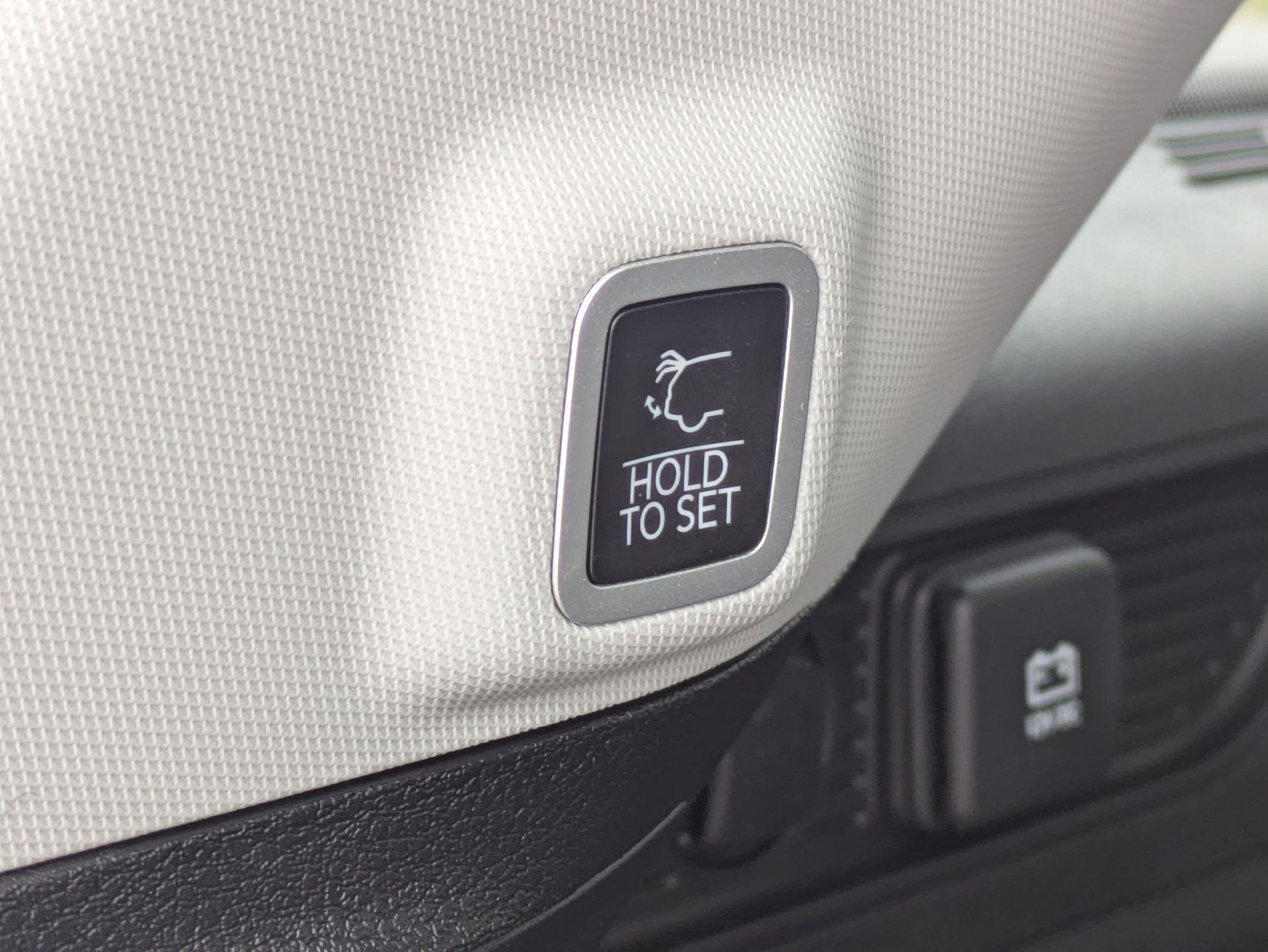 New 2024 Jeep Grand Cherokee Limited 4xe w/ Luxury Tech Group II image 28