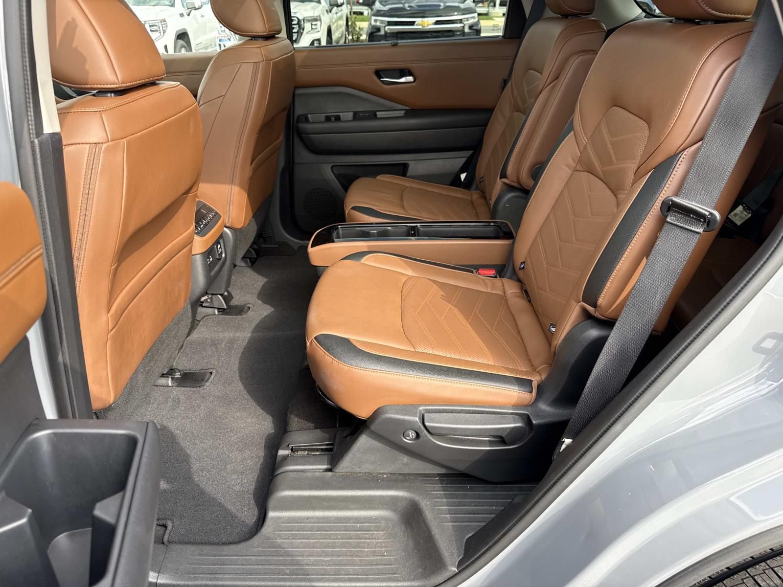 Used 2023 Nissan Pathfinder Platinum AWD/4WD image 28