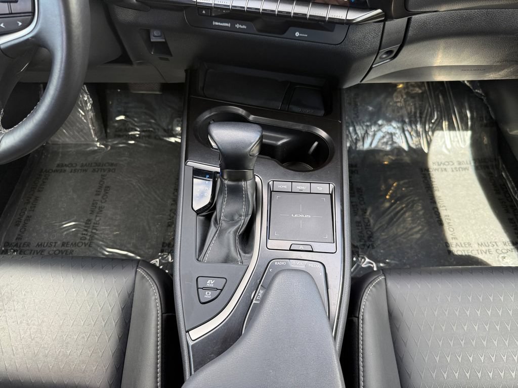 Used 2021 Lexus UX 250h w/ Accessory Package (Z2) AWD/4WD image 15