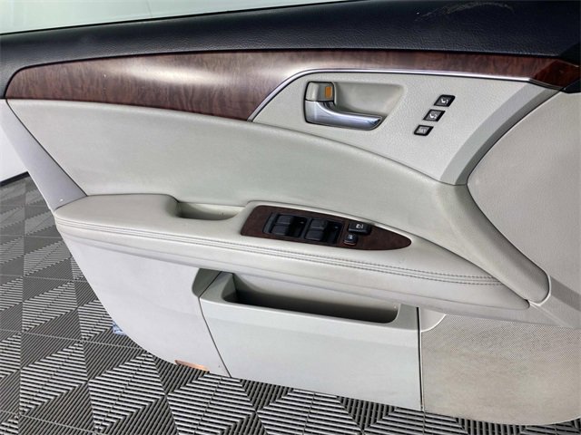 Used 2011 Toyota Avalon Limited image 21