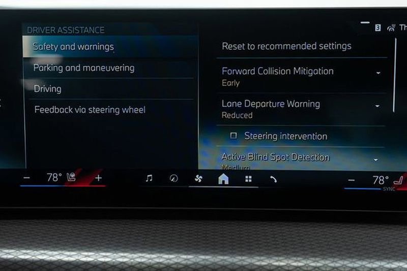 Used 2025 BMW 330i xDrive w/ M-Sport Package image 26