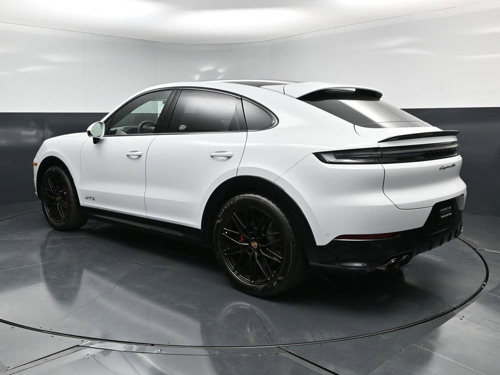 Used 2026 Porsche Cayenne GTS image 3