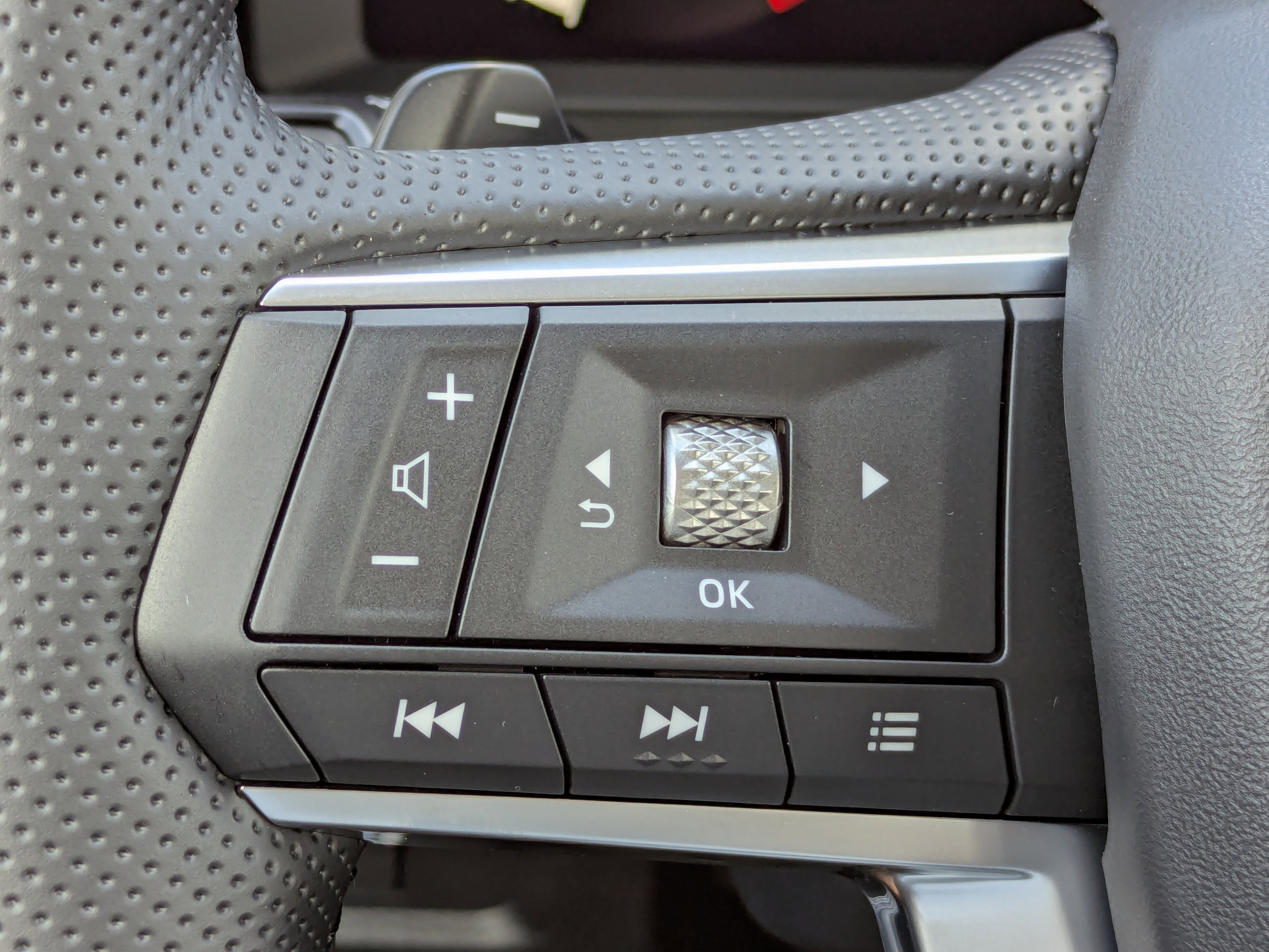 New 2025 Mitsubishi Outlander SEL image 28