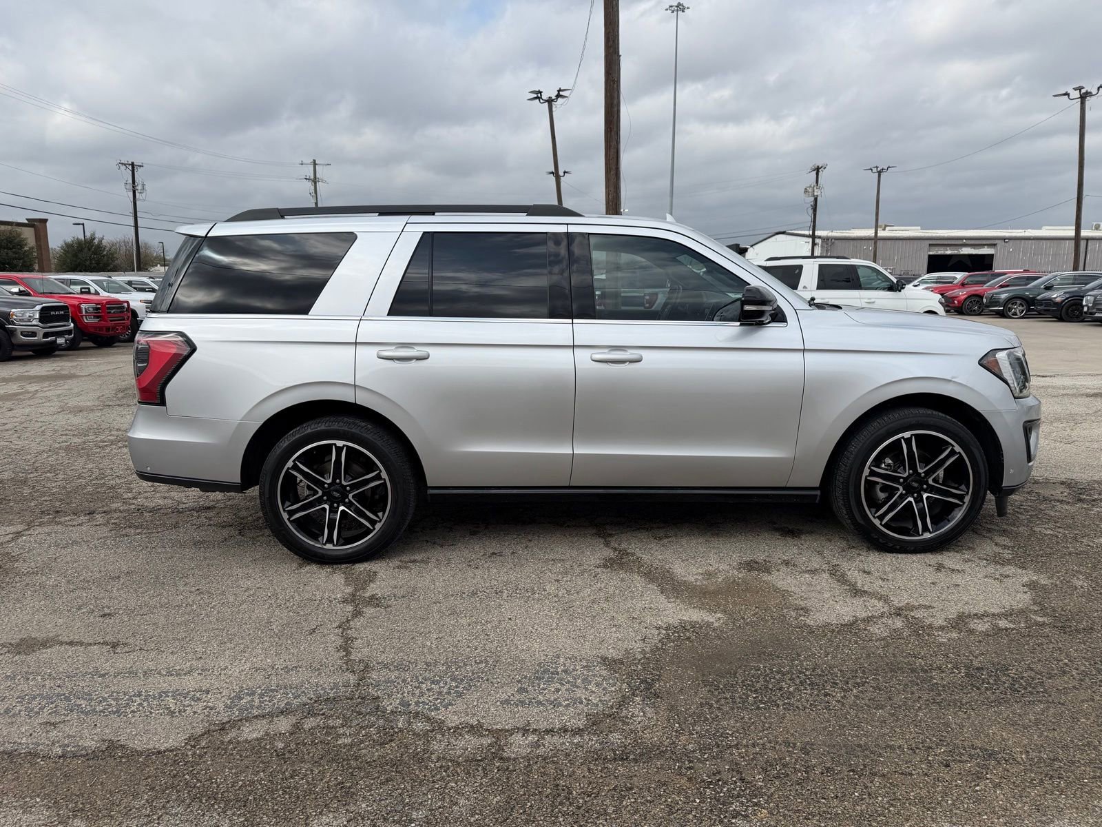 Used 2019 Ford Expedition Limited w/ Equipment Group 303A RWD image 8