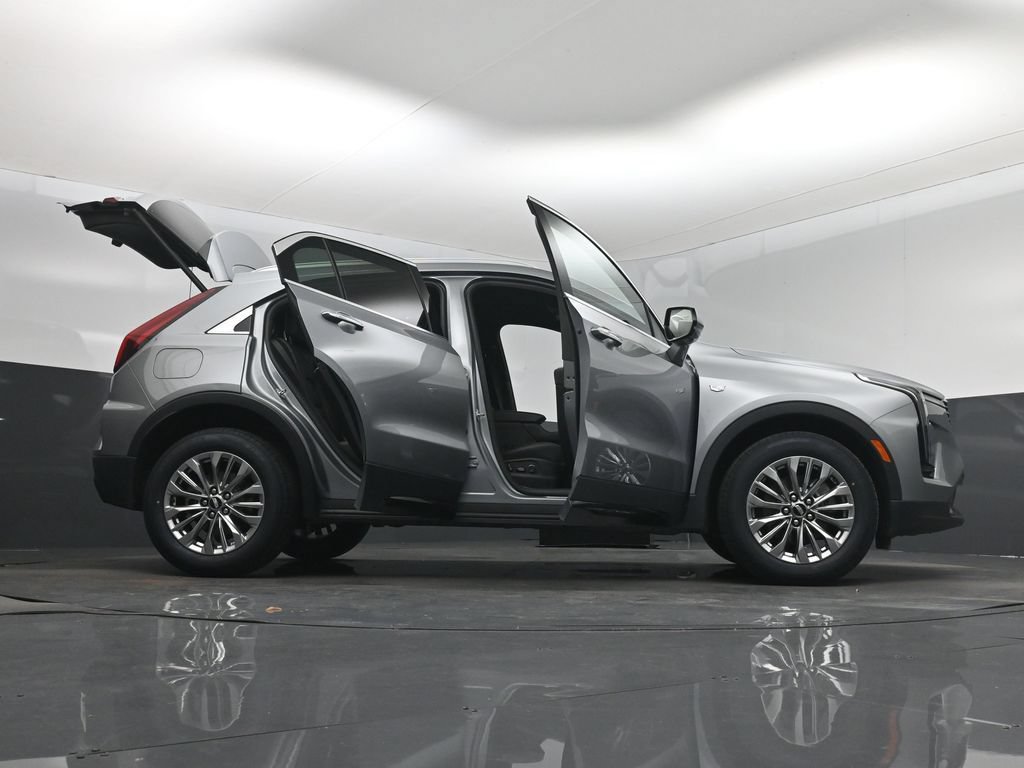 Used 2024 Cadillac XT4 Premium Luxury FWD image 7