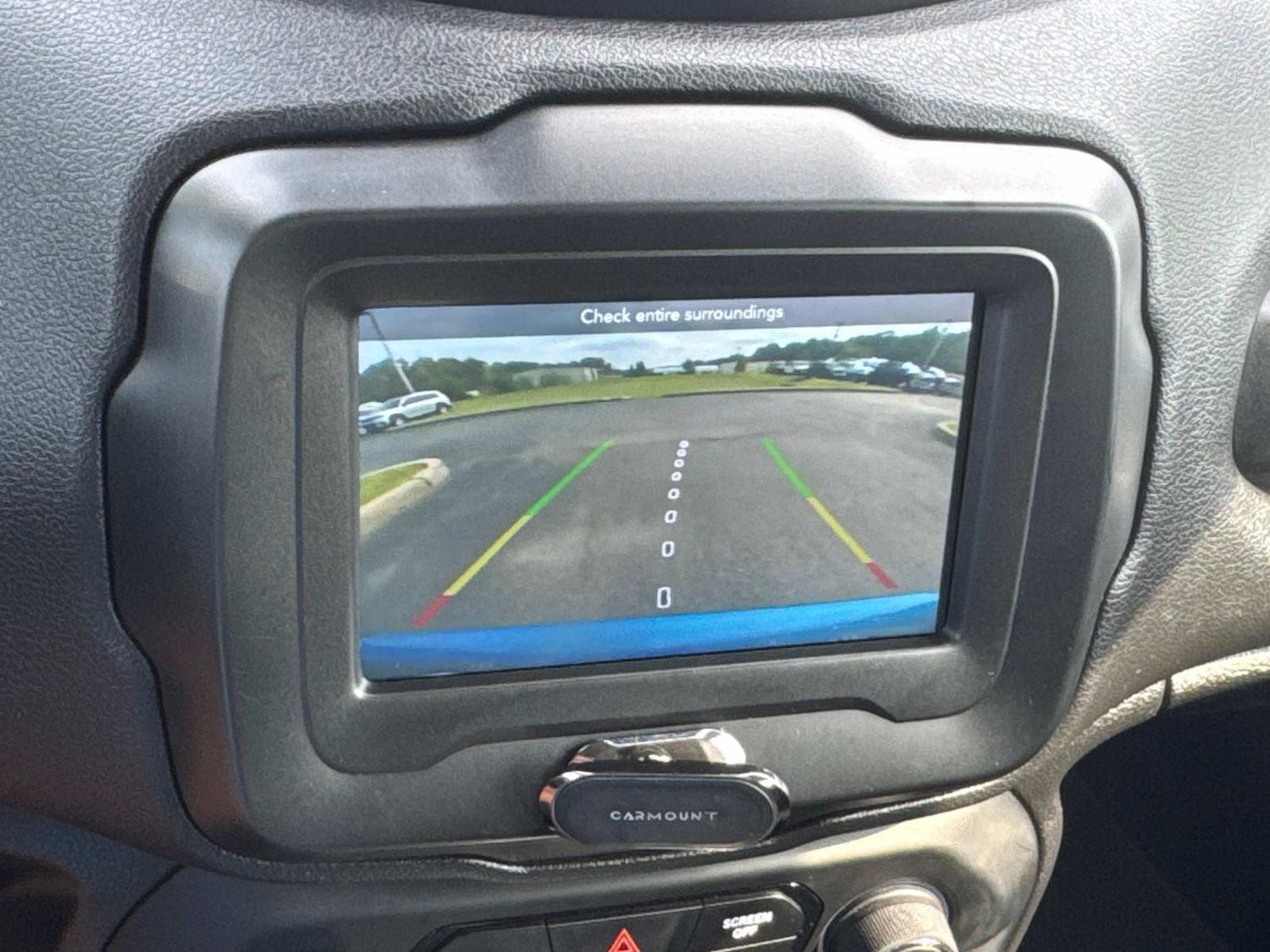 Used 2019 Jeep Renegade Latitude FWD image 33